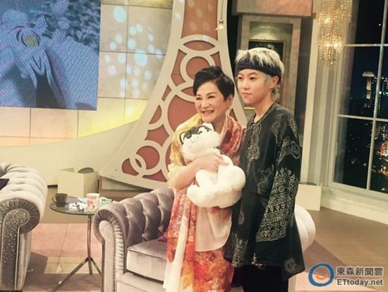 窦靖童被问对妈妈王菲再婚与否看法：我无所谓（图）