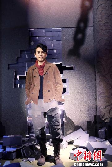 靳东、陈乔恩演绎网剧版《鬼吹灯》