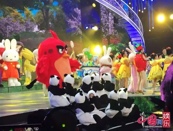《愤怒的小鸟》儿童节暴涨票房破4亿 重夺单日冠军