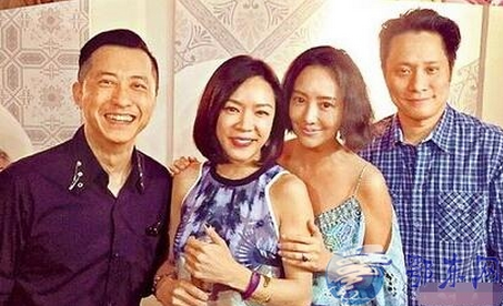 庾澄庆携妻现身