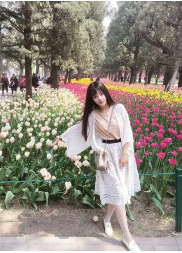 励志美女大学生自主创业买房 参加贴吧校园“寻找国民校花”大赛打入前五名
