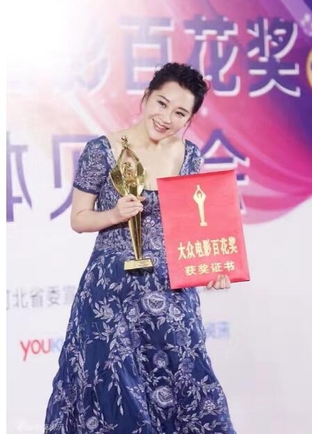李云涛携手阿玛尼美妆独家赞助第25届金鸡百花电影节后台