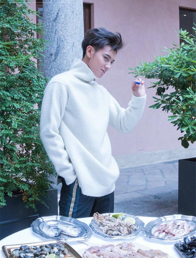 黄子韬6年过午不食只为身材 网友：向他学习！