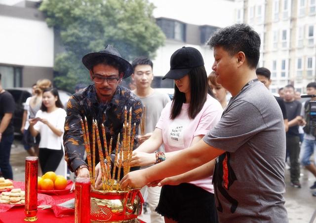 《欢乐颂2》开机，关关美成郑爽，安迪换人了？