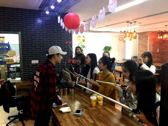 爆料连连！《Hello女神》鱼泡泡粉丝见面会精彩不断
