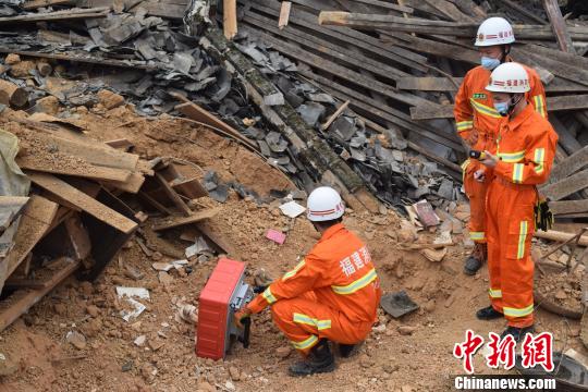 福建龙岩一民房翻修时倒塌屋主被埋身亡