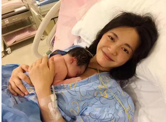 姚晨被曝今晨产女 一儿一女凑成“好”字