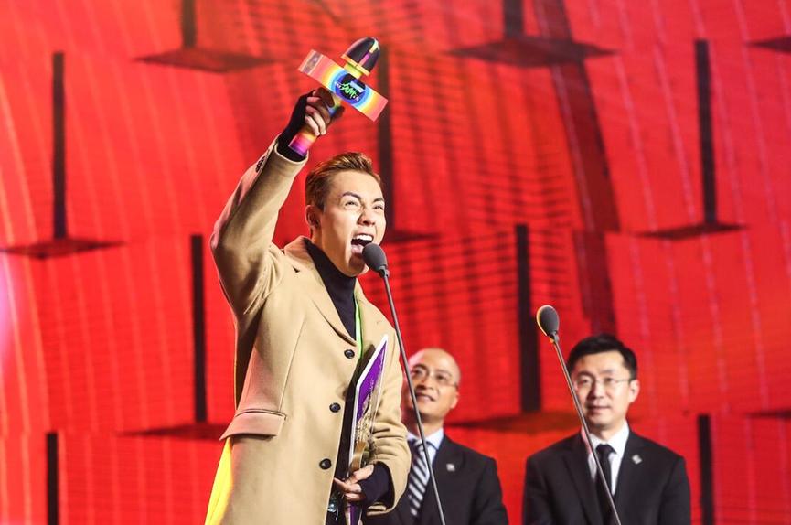陈伟霆入职爱奇艺“当官”了 不穿秋裤的鹿晗成亚洲全能