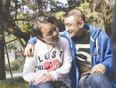 男女因做减肥手术相识 各减重100斤后结婚