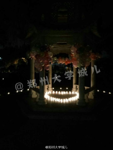 网爆郑州某校平安夜女生向女生告白成功